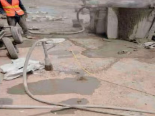 六盘水水泥混凝土路面板底注浆技术 路面脱空注浆整治方案